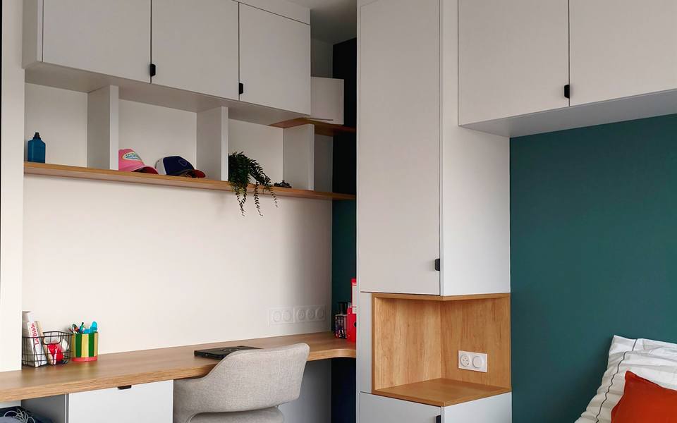 Aménagement sur mesure « Suite Maison convivial » à Surzur : chambre d'ado